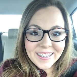 Meet your Posher, Alesha